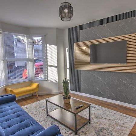 Stunning Brand New Home In St George Bristol Exteriör bild