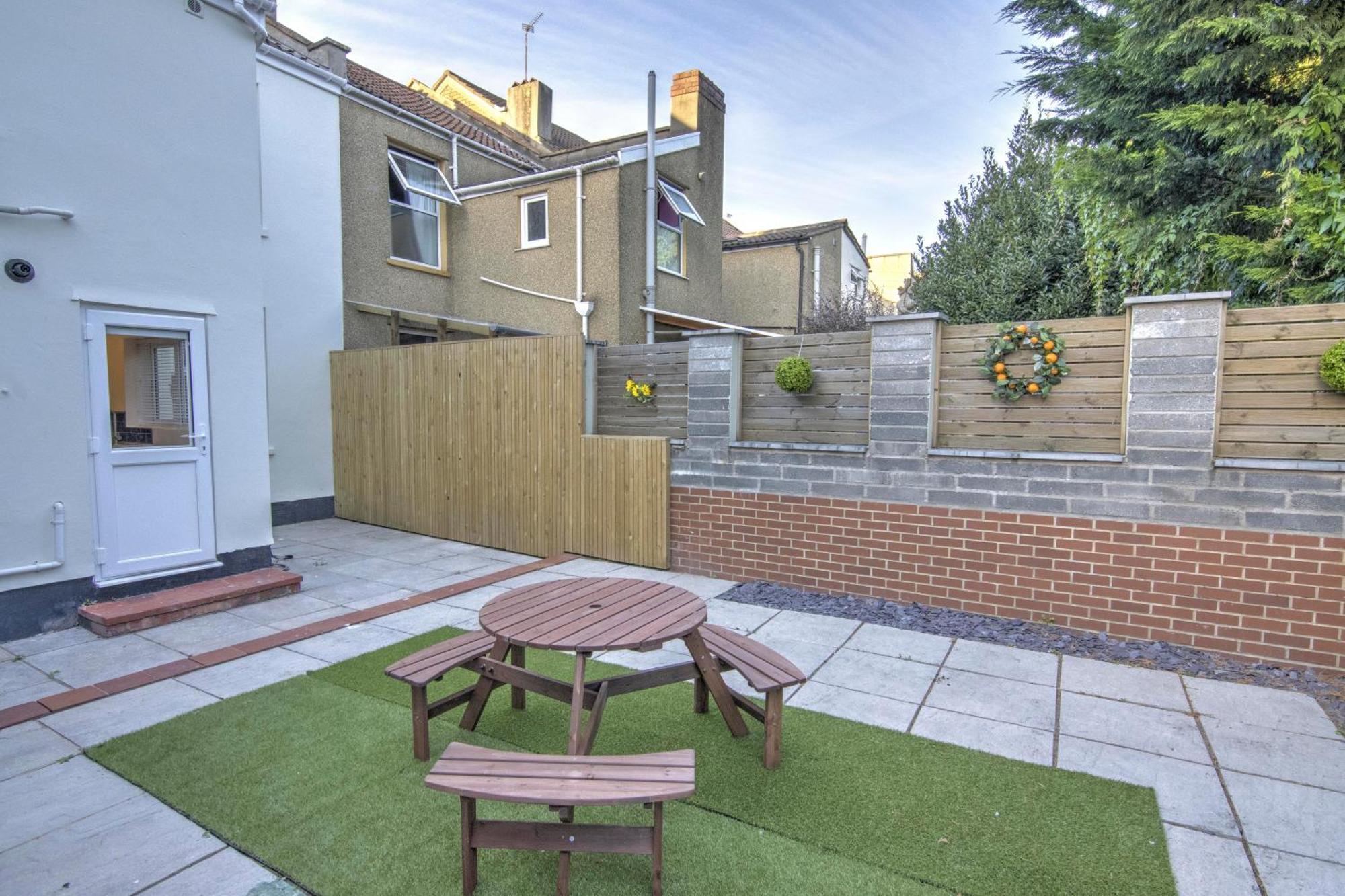 Stunning Brand New Home In St George Bristol Exteriör bild